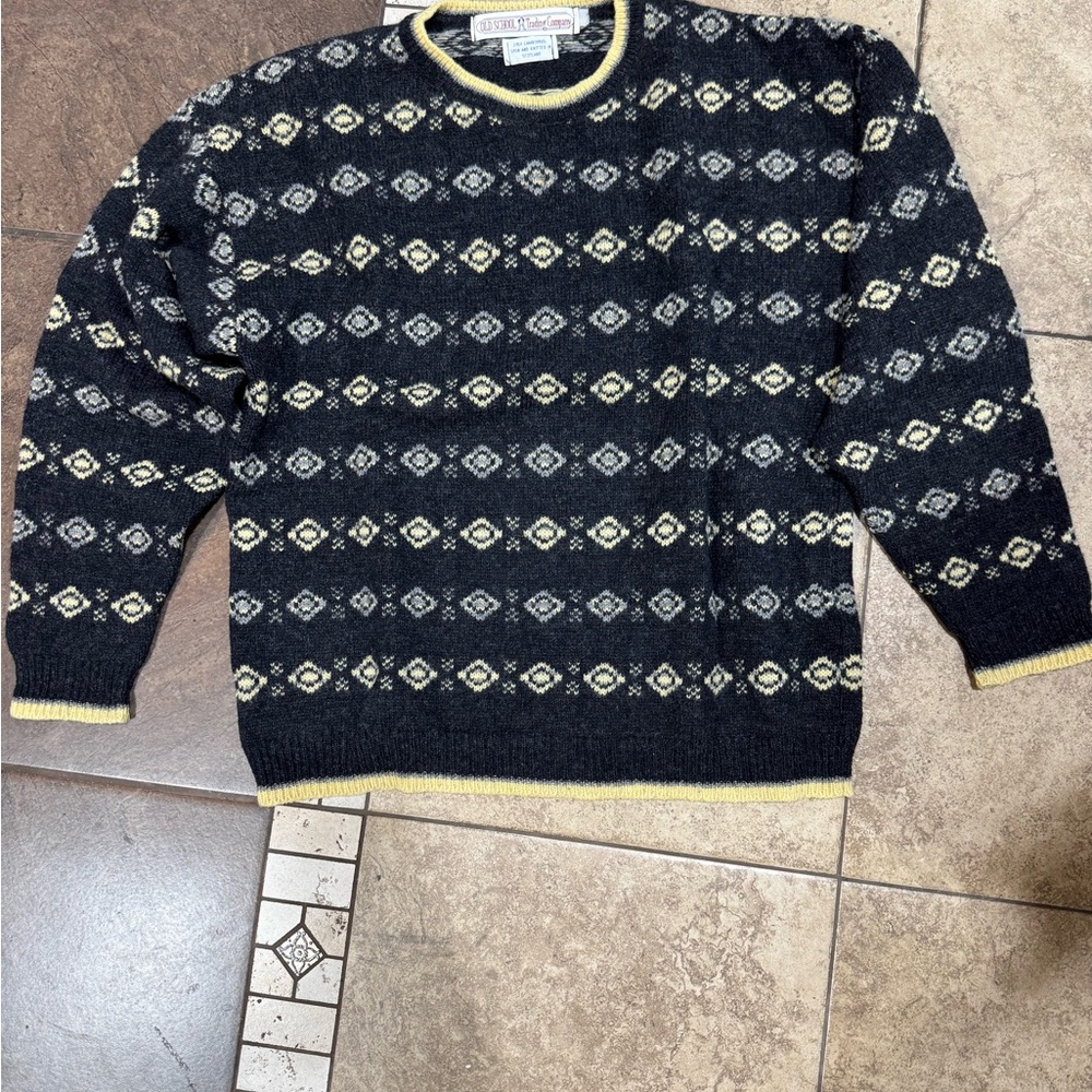 2/$15 SWEATERS 🧥 SALE! | Pendleton Black and Yellow Geometric Crewneck Sweater